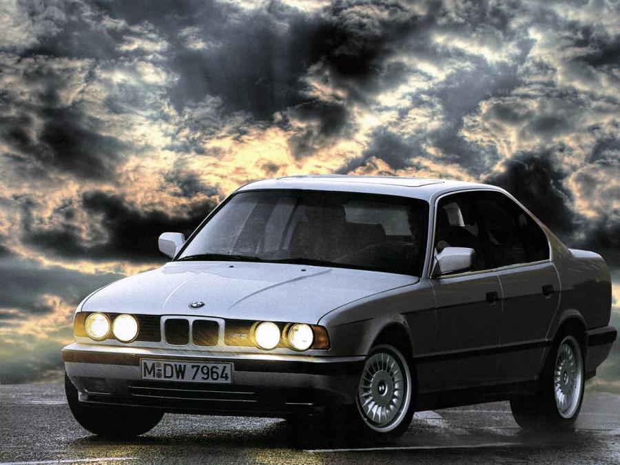  BMW M5 1988 года  (фото 47 из 47)